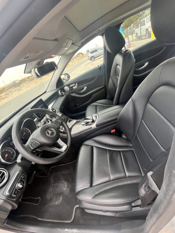 2015 Mercedes-Benz C-class 4Matic Sedan - Image 7