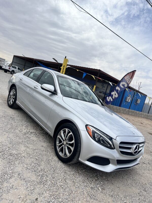 2015 Mercedes-Benz C-class 4Matic Sedan - Image 3