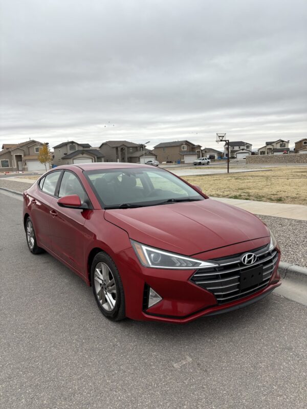 2019 Hyundai Elantra SEL Sedan 4D - Image 3