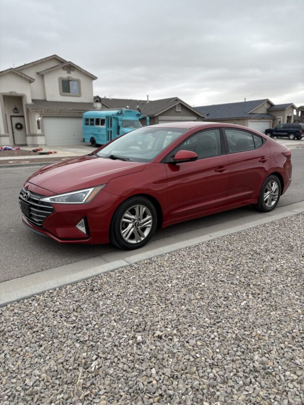 2019 Hyundai Elantra SEL Sedan 4D - Image 2
