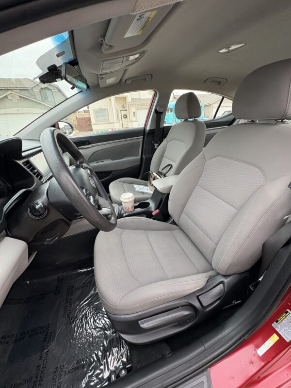 2019 Hyundai Elantra SEL Sedan 4D - Image 7
