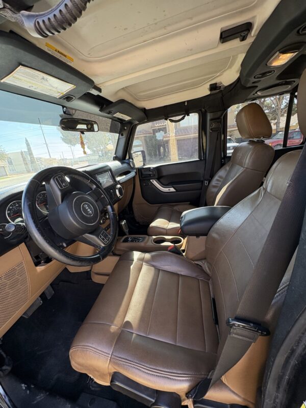 2012 Jeep Wrangler Unlimited Sahara - Image 6