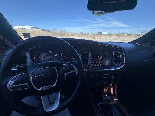 2016 Dodge Charger SXT - Image 9